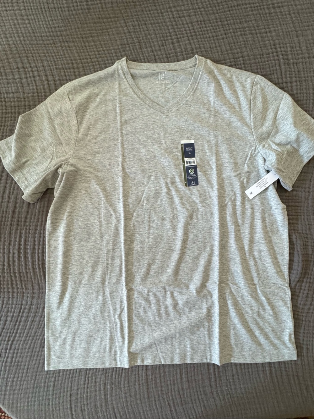 NWT Men's XL V-Neck Short Sleeve T-Shirt - Light Heather Gray George